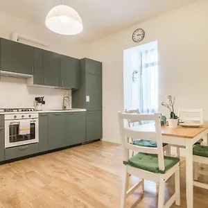 https://la-casa-di-arianna-lt-m0270428715.hotelslidodijesolo.com