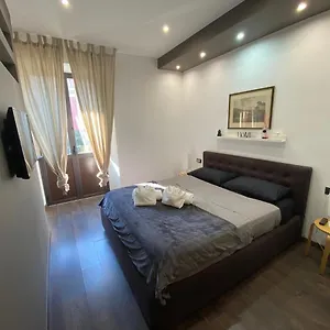 https://marilyns-guest-house.catania-hotels.net